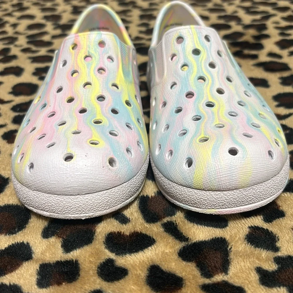 Cat & Jack Toddler Girl Size 9 Waterproof Tye Dye Slip On Water Shoes